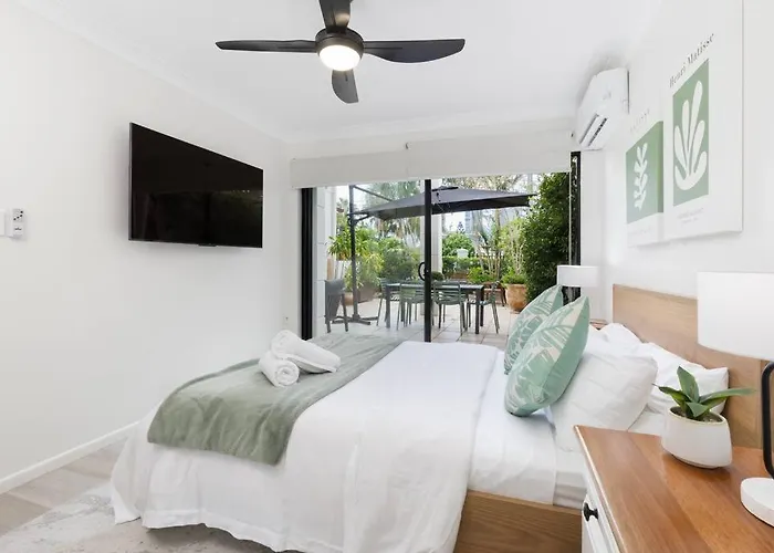 Spacious 2 Bed/2 Bath Garden Apartment Aircon