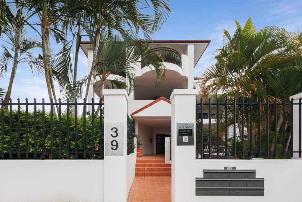 Spacious 2 Bed/2 Bath Garden Aircon